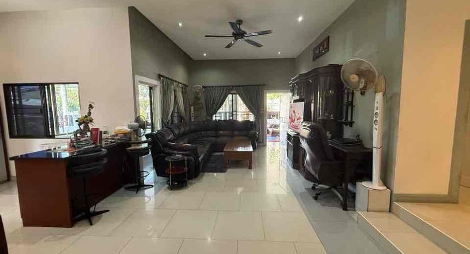 Haus zum Kauf mit 3 Zimmer in Bang Lamung, Chonburi