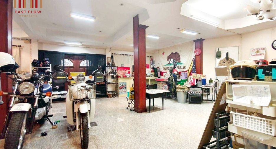 Casa adosada en venta de 5 habitaciones en Bang Sue, Bangkok