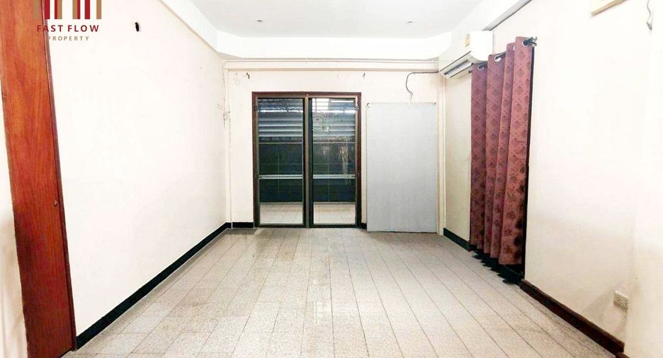 Casa adosada en venta de 5 habitaciones en Bang Sue, Bangkok
