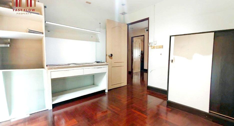 Casa adosada en venta de 5 habitaciones en Bang Sue, Bangkok