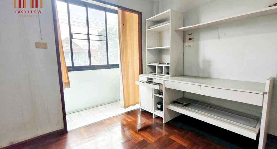 Casa adosada en venta de 5 habitaciones en Bang Sue, Bangkok