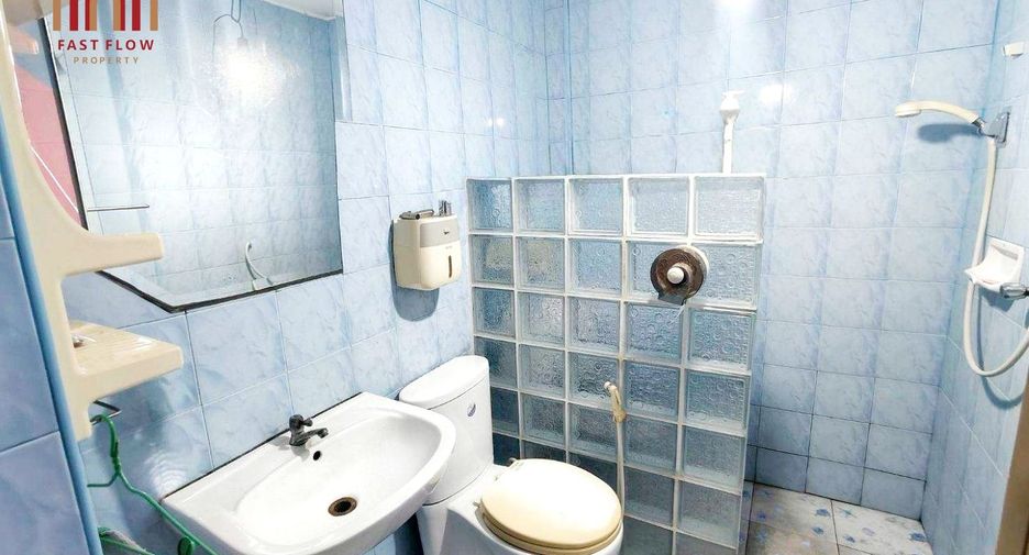 Casa adosada en venta de 5 habitaciones en Bang Sue, Bangkok