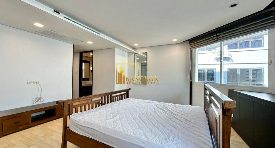 À louer 4 chambres maison à Huai Khwang, Bangkok