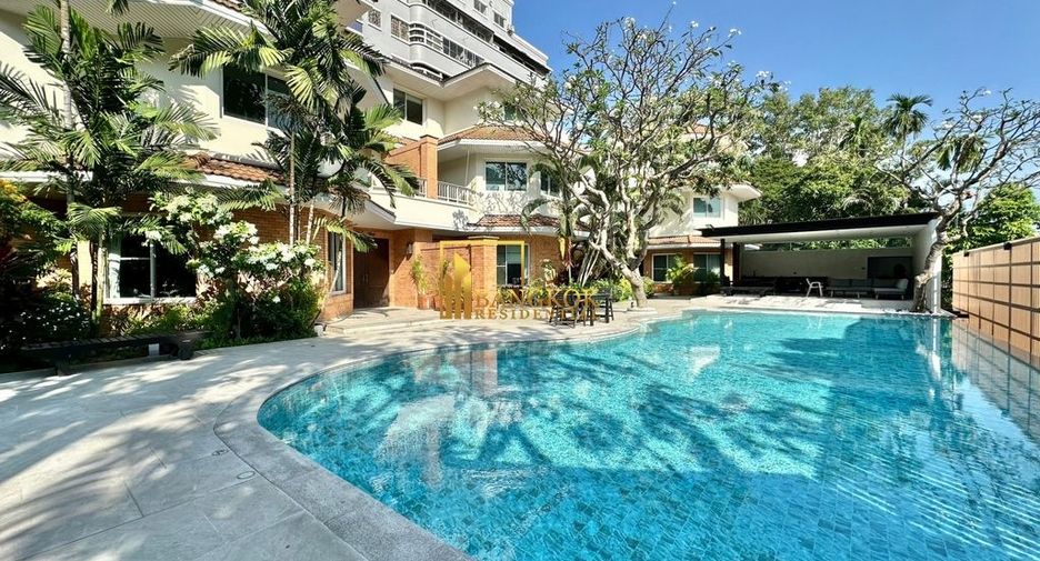 À louer 4 chambres maison à Huai Khwang, Bangkok
