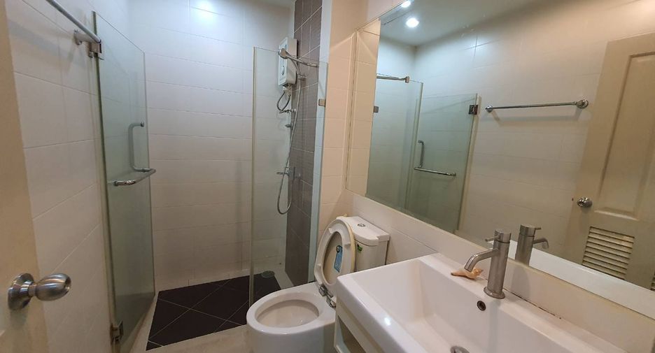 Condo en venta de 2 habitaciones en Yan Nawa, Bangkok