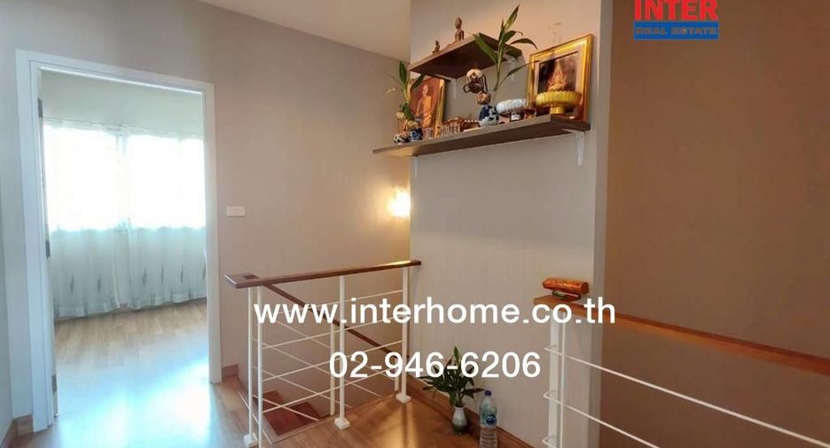 Casa adosada en venta de 4 habitaciones en Suan Luang, Bangkok
