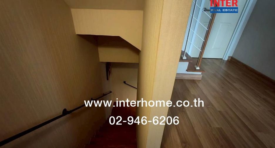 Casa adosada en venta de 4 habitaciones en Suan Luang, Bangkok