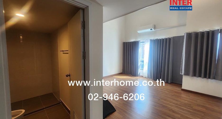 À vendre 2 chambres maison de ville à Phra Samut Chedi, Samut Prakan
