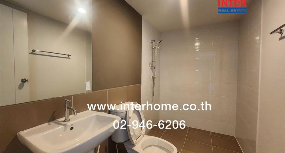 À vendre 2 chambres maison de ville à Phra Samut Chedi, Samut Prakan