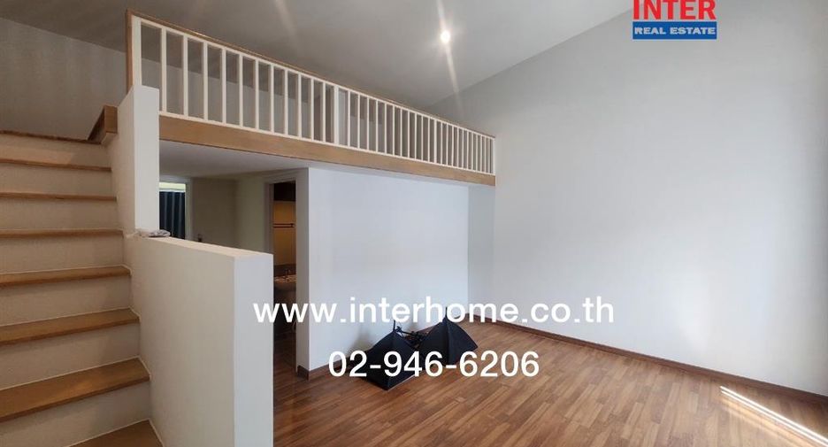À vendre 2 chambres maison de ville à Phra Samut Chedi, Samut Prakan