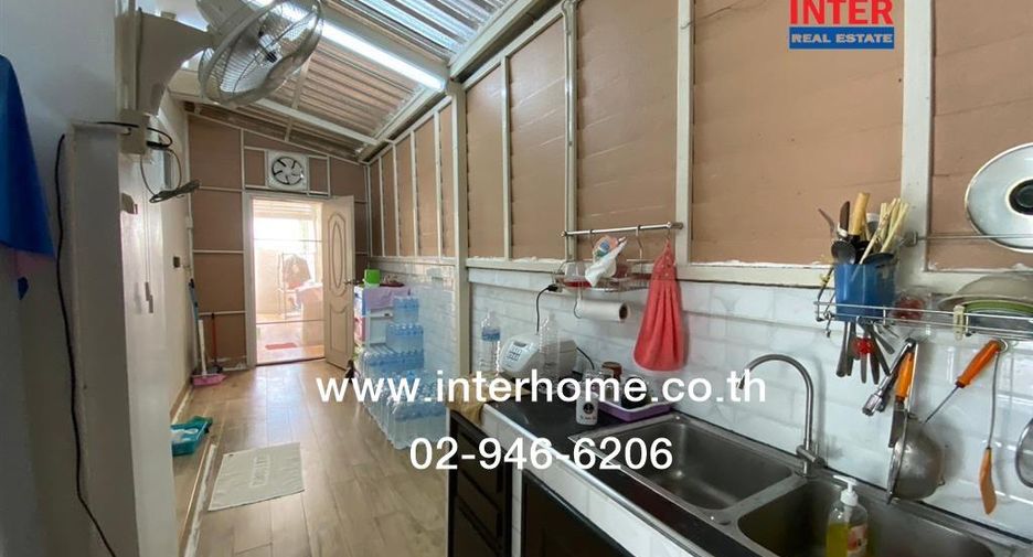 For sale 4 bedrooms house in Mueang Samut Sakhon, Samut Sakhon