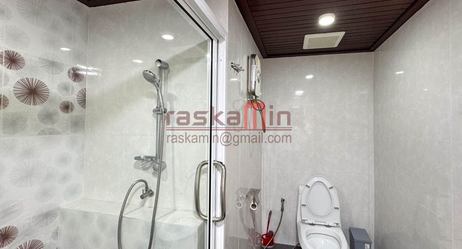 For rent 3 bedrooms condo in Bang Lamung, Chonburi