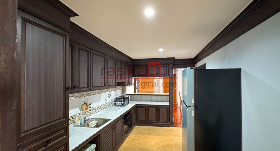 For rent 3 bedrooms condo in Bang Lamung, Chonburi