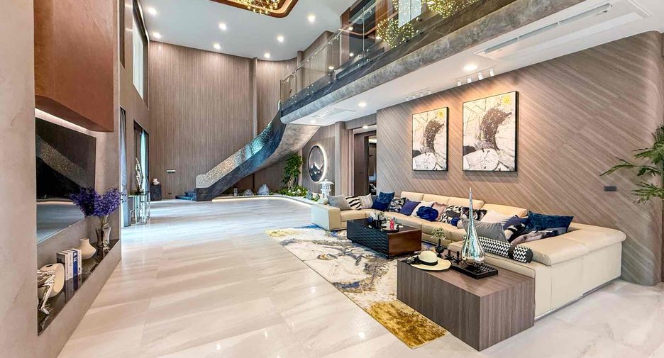 For sale 4 bedrooms house in East Pattaya, Pattaya