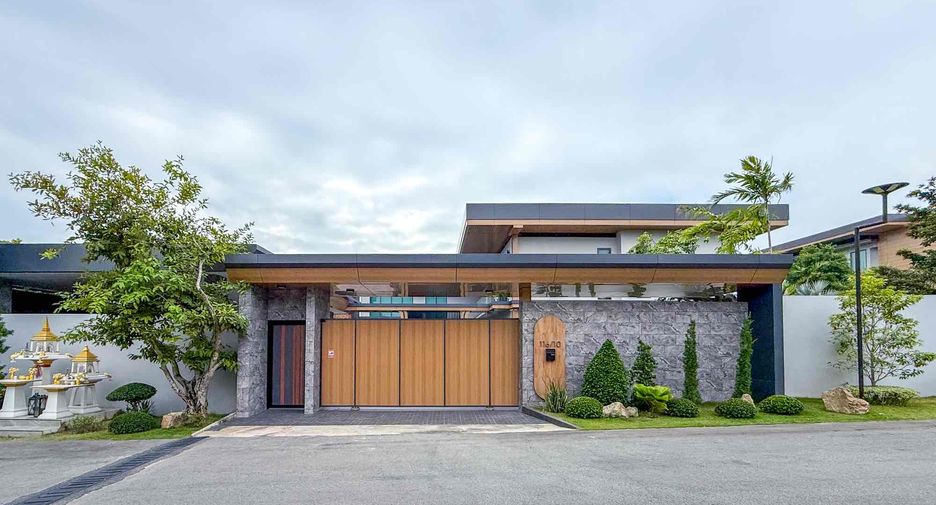 For sale 4 bedrooms house in East Pattaya, Pattaya