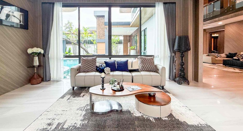 For sale 4 bedrooms house in East Pattaya, Pattaya