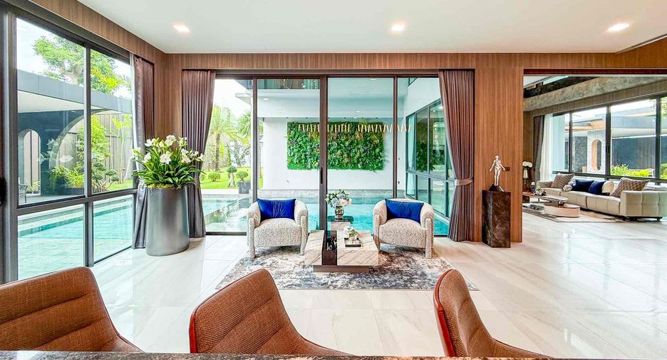 For sale 4 bedrooms house in East Pattaya, Pattaya