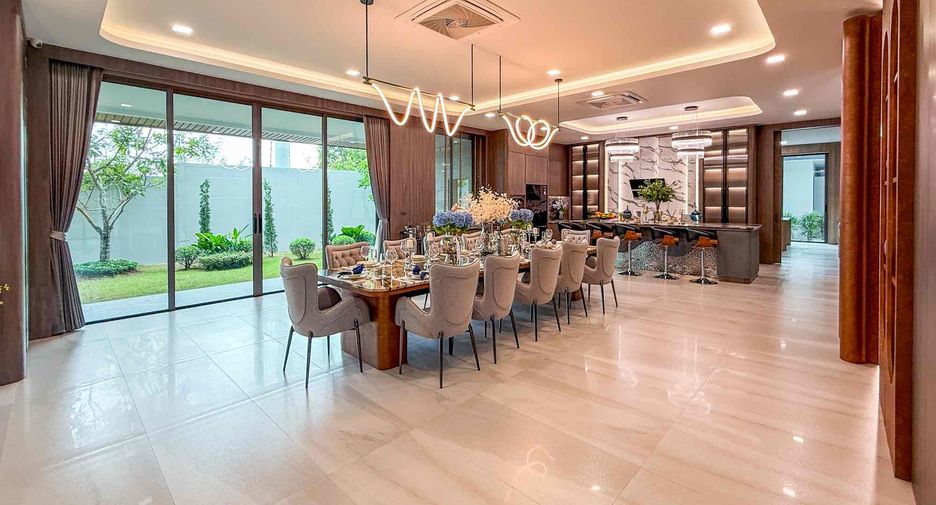 For sale 4 bedrooms house in East Pattaya, Pattaya