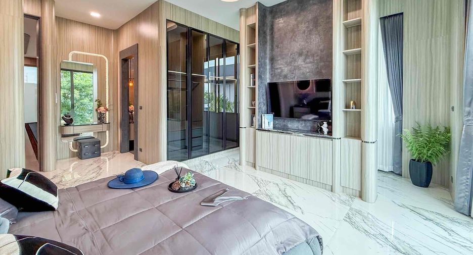 For sale 4 bedrooms house in East Pattaya, Pattaya