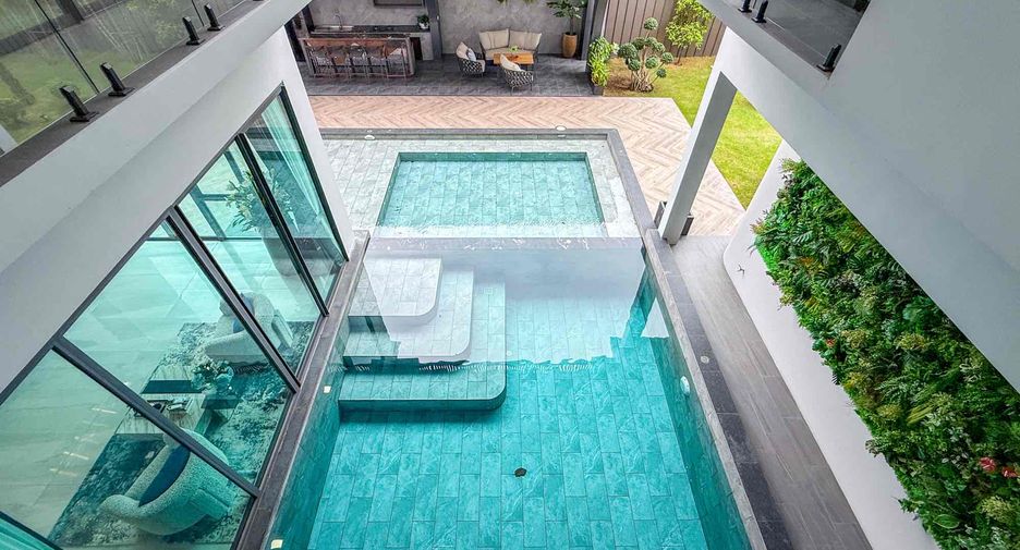 For sale 4 bedrooms house in East Pattaya, Pattaya