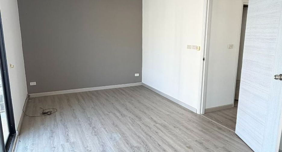 For sale 3 bedrooms townhouse in Sai Mai, Bangkok