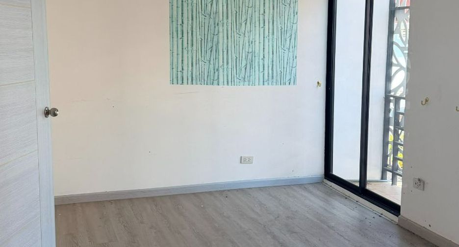 For sale 3 bedrooms townhouse in Sai Mai, Bangkok