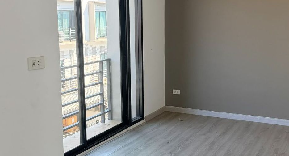 For sale 3 bedrooms townhouse in Sai Mai, Bangkok