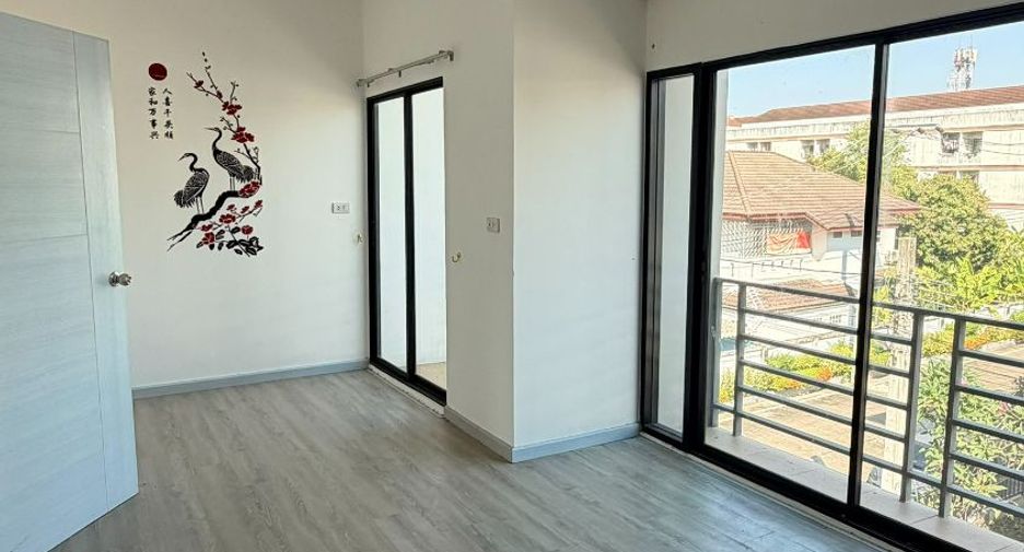 For sale 3 bedrooms townhouse in Sai Mai, Bangkok