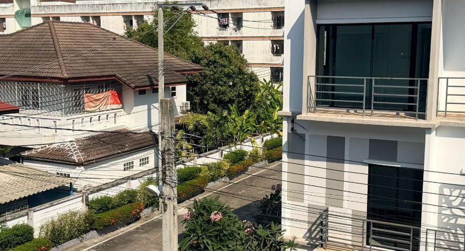 For sale 3 bedrooms townhouse in Sai Mai, Bangkok