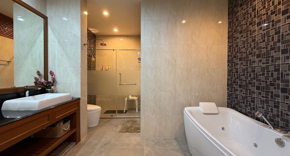 Haus zum Kauf mit 4 Zimmer in San Kamphaeng, Chiang Mai