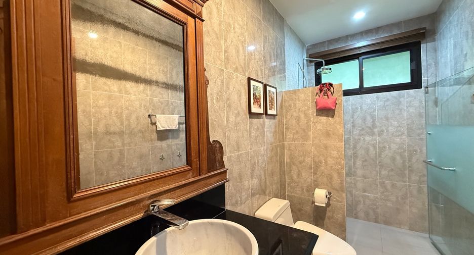 Haus zum Kauf mit 4 Zimmer in San Kamphaeng, Chiang Mai