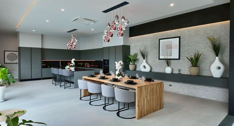 Villa en venta de 5 habitaciones en Bang Lamung, Chonburi