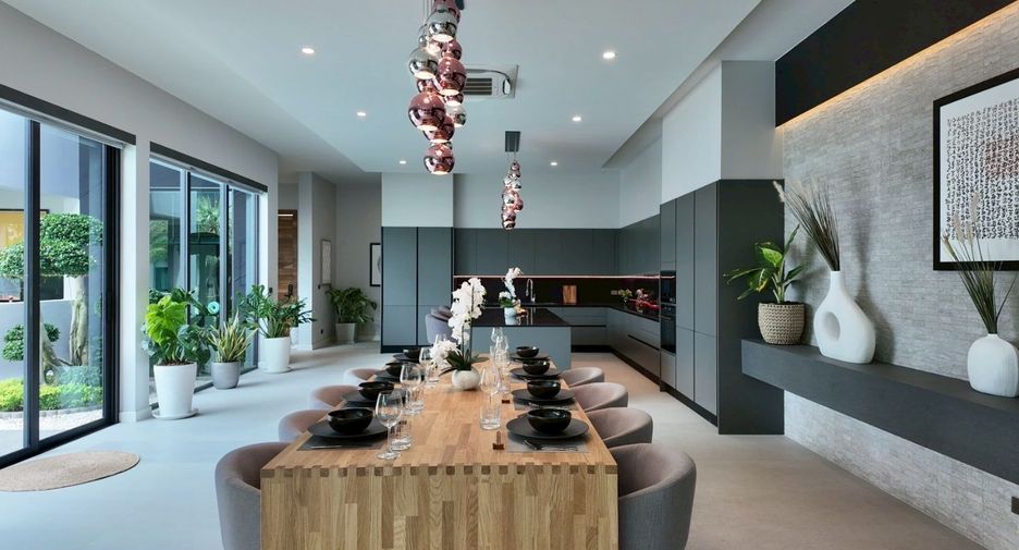 Villa en venta de 5 habitaciones en Bang Lamung, Chonburi