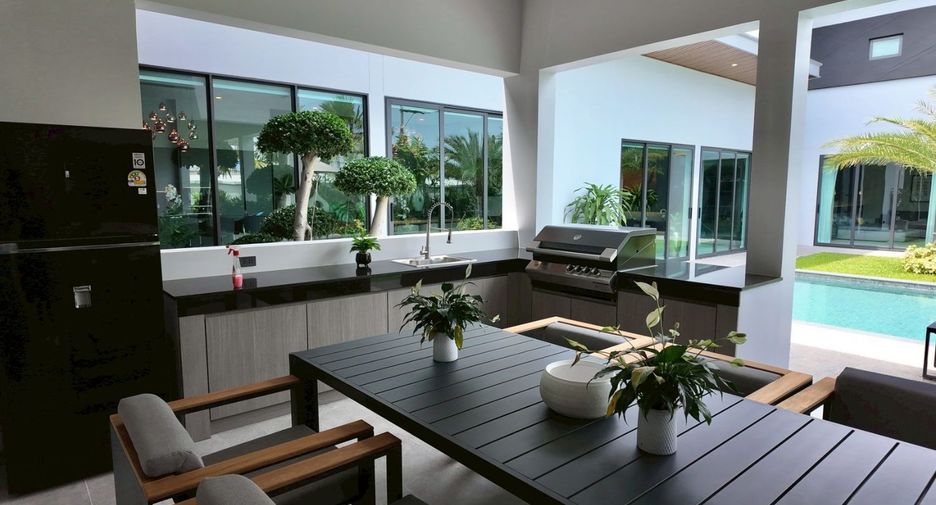 Villa en venta de 5 habitaciones en Bang Lamung, Chonburi