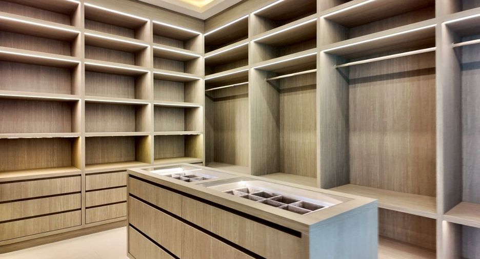 Villa en venta de 5 habitaciones en Bang Lamung, Chonburi
