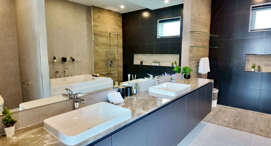 Villa en venta de 5 habitaciones en Bang Lamung, Chonburi