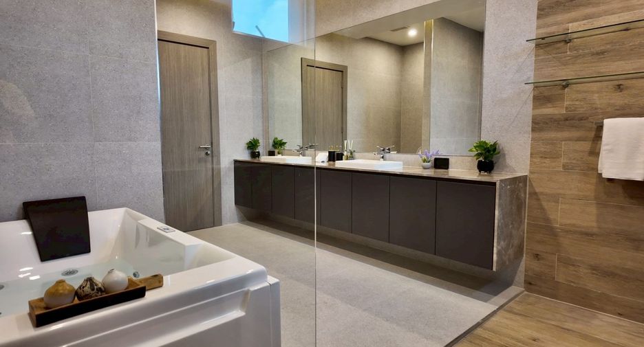 Villa en venta de 5 habitaciones en Bang Lamung, Chonburi