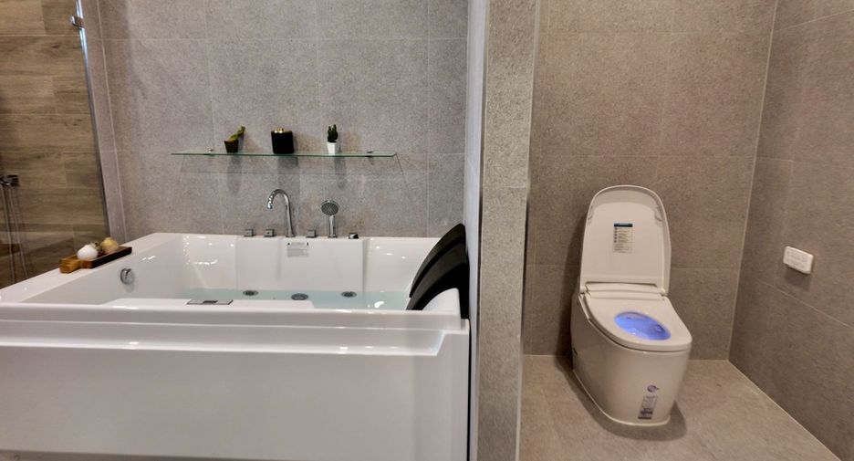 Villa en venta de 5 habitaciones en Bang Lamung, Chonburi