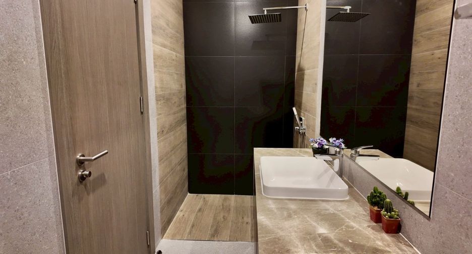Villa en venta de 5 habitaciones en Bang Lamung, Chonburi