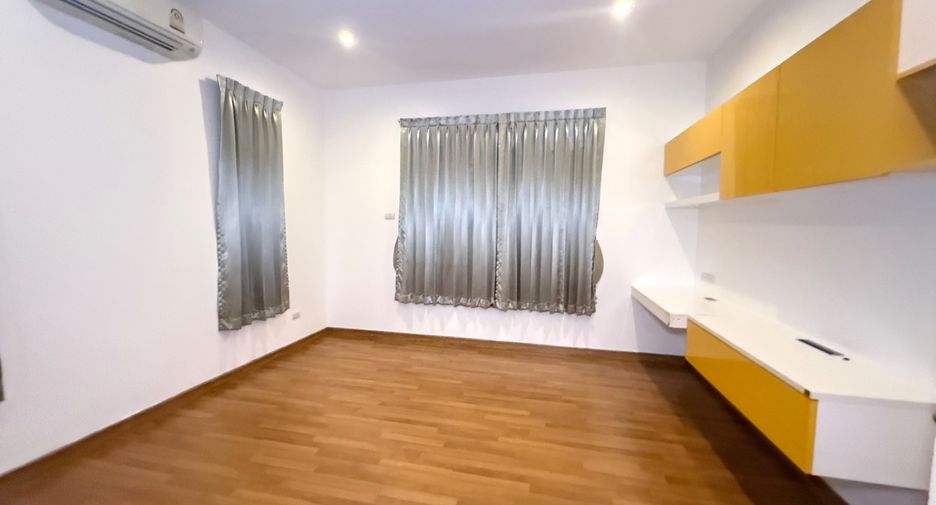 For rent 4 bedrooms house in Si Racha, Chonburi