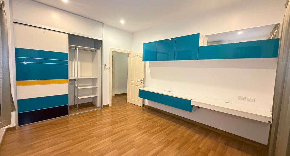 For rent 4 bedrooms house in Si Racha, Chonburi