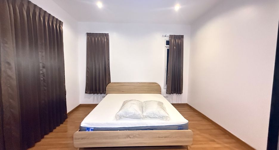 For rent 4 bedrooms house in Si Racha, Chonburi