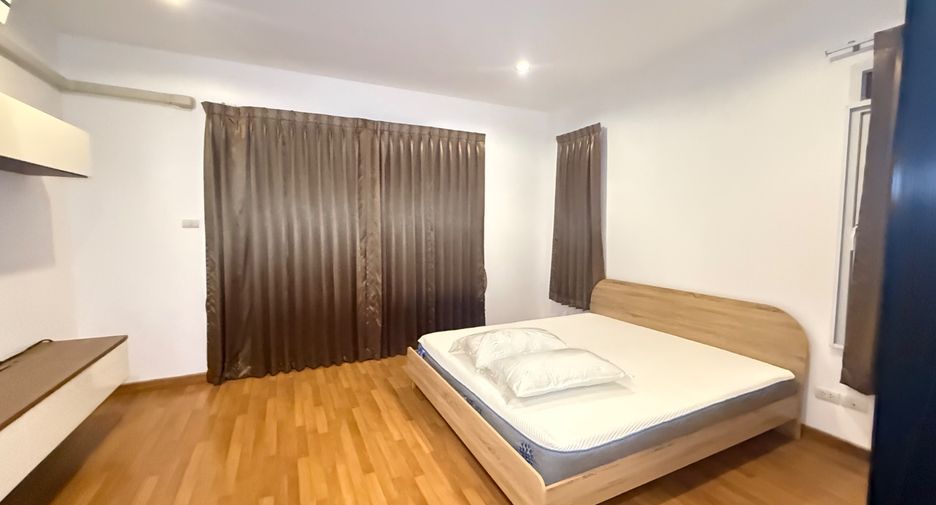 For rent 4 bedrooms house in Si Racha, Chonburi