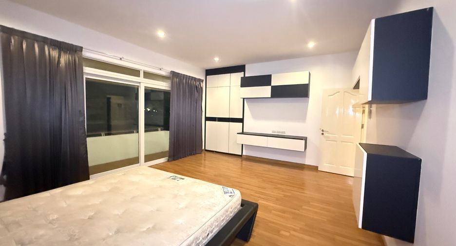 For rent 4 bedrooms house in Si Racha, Chonburi