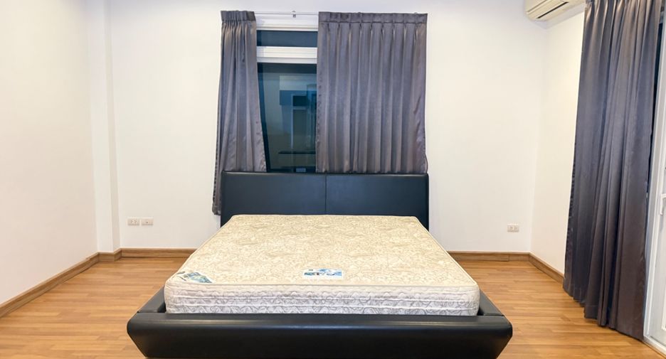 For rent 4 bedrooms house in Si Racha, Chonburi