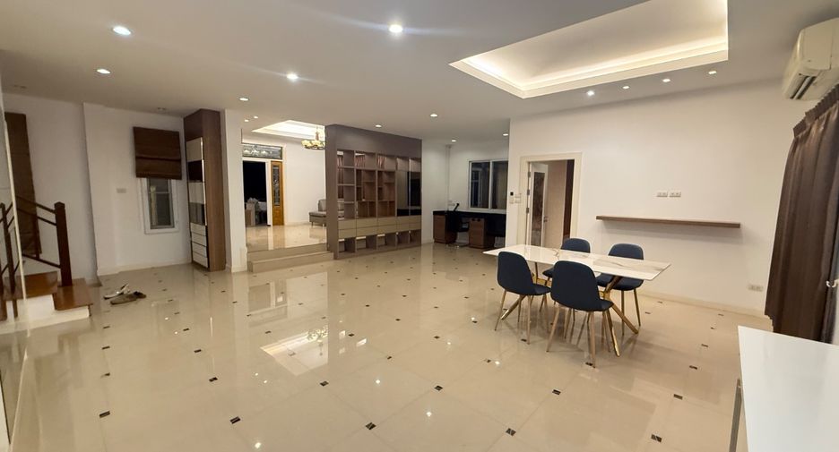 For rent 4 bedrooms house in Si Racha, Chonburi