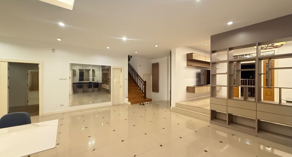 For rent 4 bedrooms house in Si Racha, Chonburi