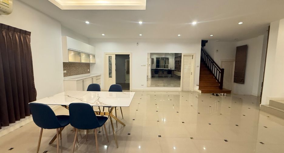 For rent 4 bedrooms house in Si Racha, Chonburi