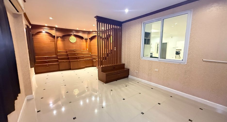For rent 4 bedrooms house in Si Racha, Chonburi