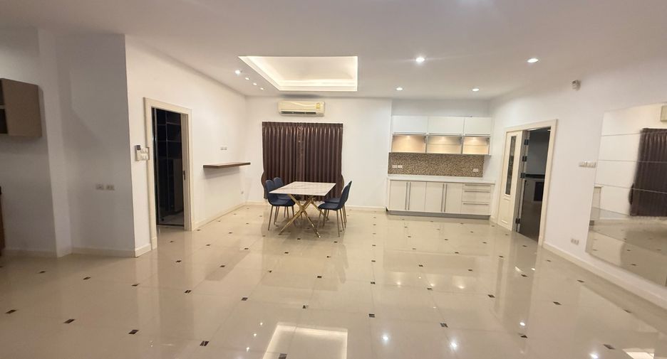 For rent 4 bedrooms house in Si Racha, Chonburi